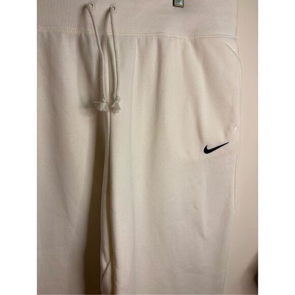 Nike High Waisted Loose Sweats - Picture 3 of 6